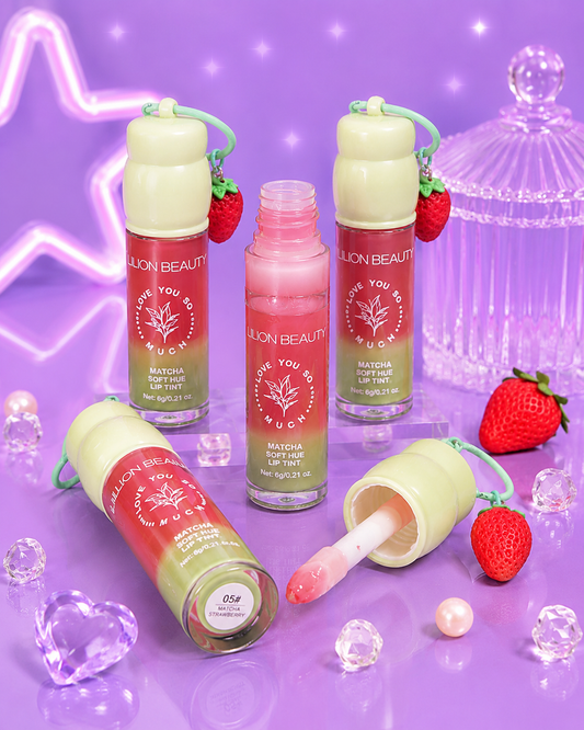 Lip gloss fresa con matcha con llavero