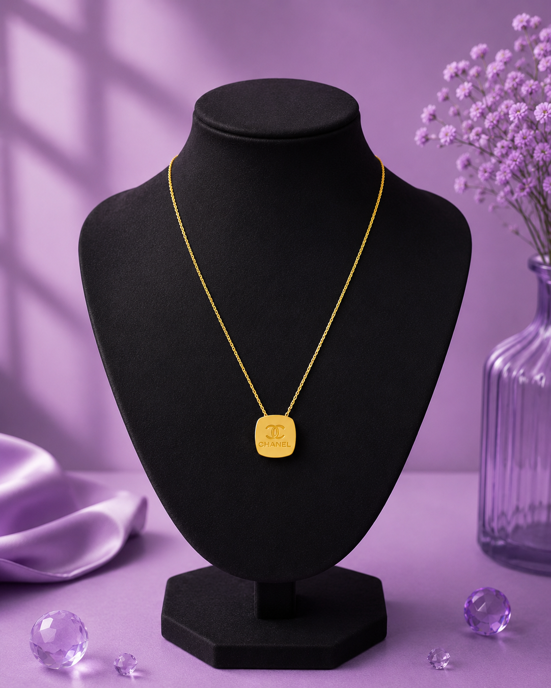 Collar Chanel cuadrado